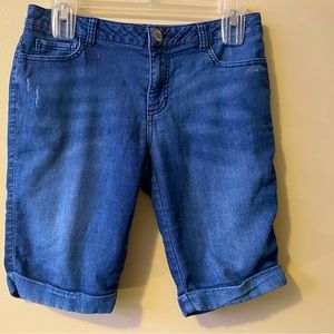 Juicy Couture Women’s mid thigh denim shorts size 2
